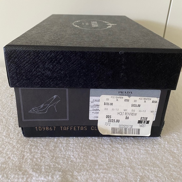 BNIB Prada pumps. Sz 38. Patent leather in a metallic champagne/taupe color. - Picture 7 of 9